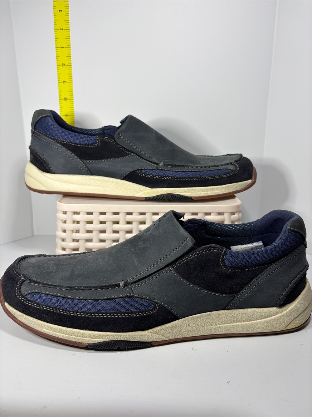Clark’s 11.5 Men's Slip-On Casual Loafers in‎ Navy and Gray. Box 29